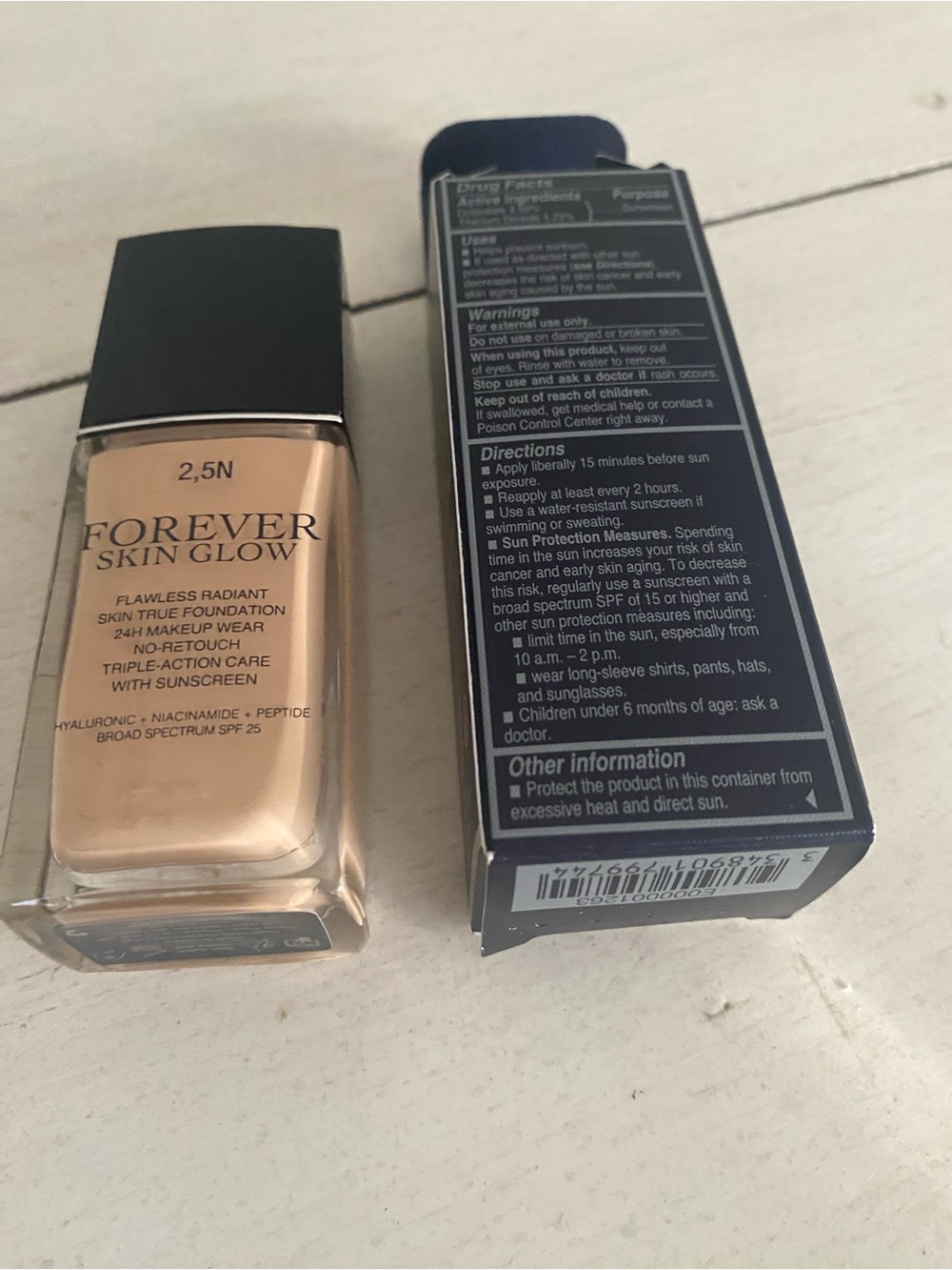 Dior Forever Skin Glow Foundation in 2.5 N - Picture 3 of 4